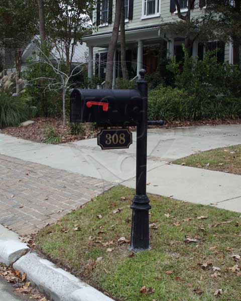 Braemore- Mailbox and Post
