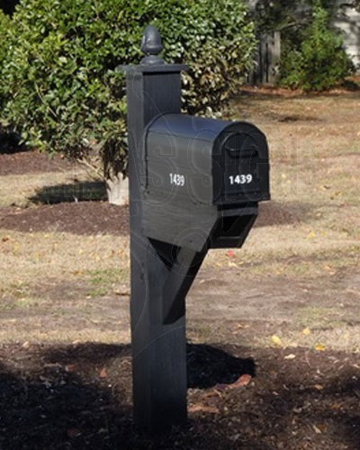 Crown Pointe- Mailbox and Post