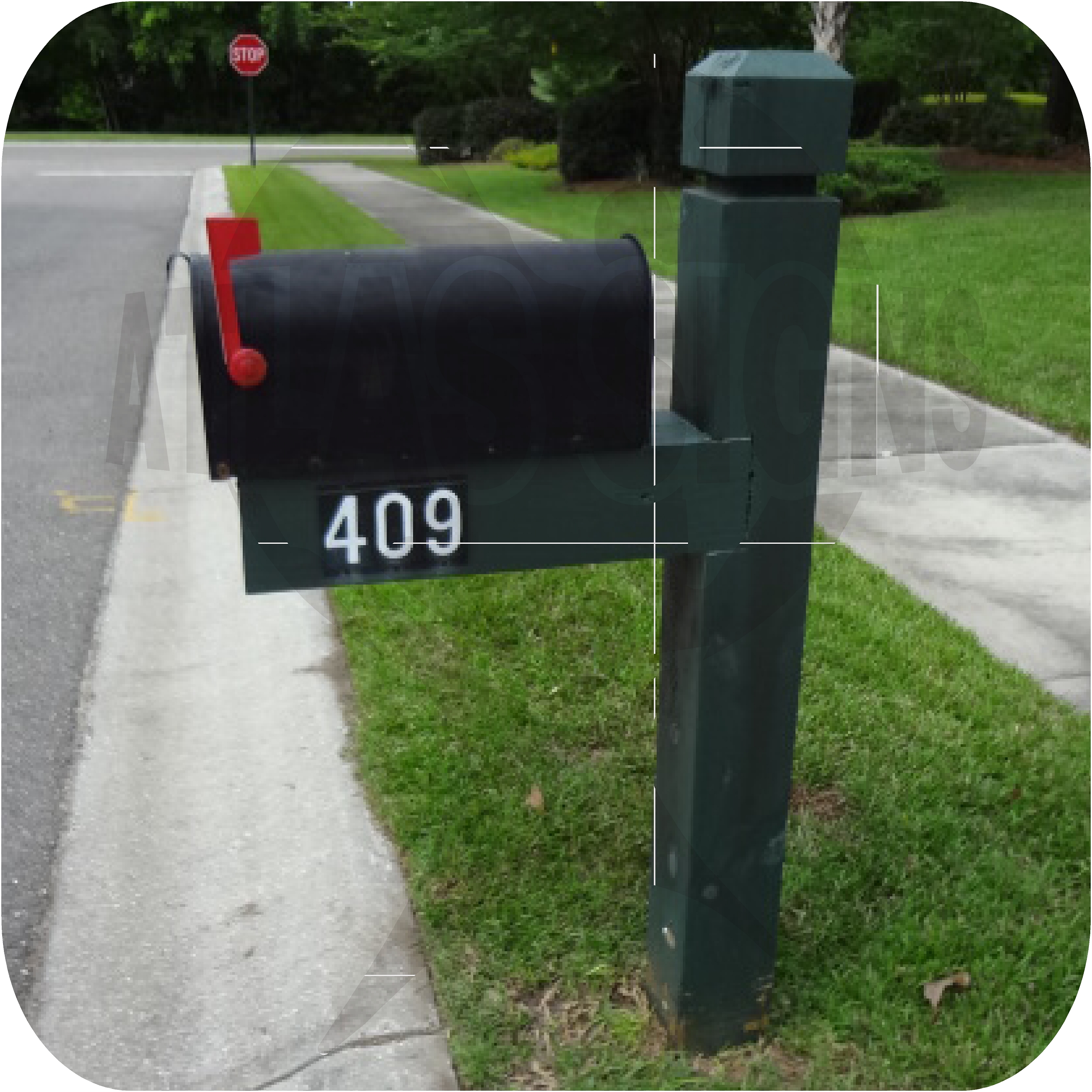 Middleborough Estates- Mailbox and Post