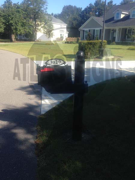 Fosters Glenn- Mailbox and Post