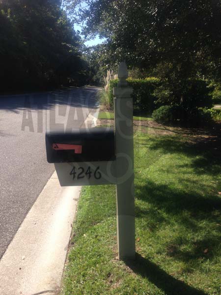 Kiawah River Estates- Mailbox and Post