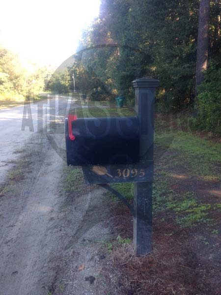 The Farm's at Brickhouse Plantation- Mailbox and Post