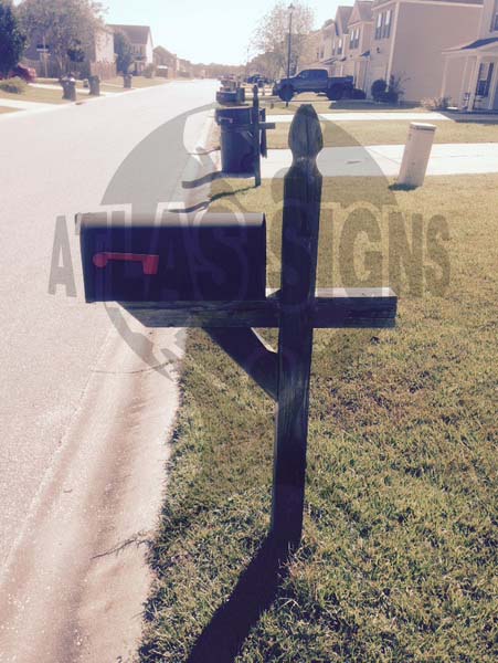 Hunter's Bend- Mailbox and Post