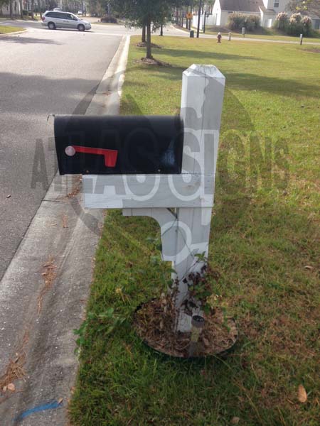 Parkwood- Mailbox and Post