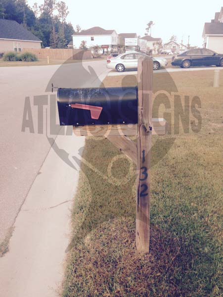Felder Creek- Mailbox and Post