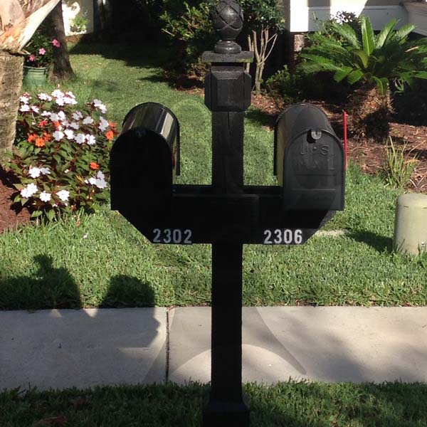 McLaura Bluff 2 Mailboxes and Post