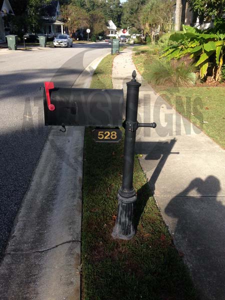 Schieveling Plantation Mailbox and Post