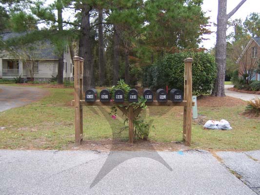 Pinehollow- 7 Mailboxes and Post
