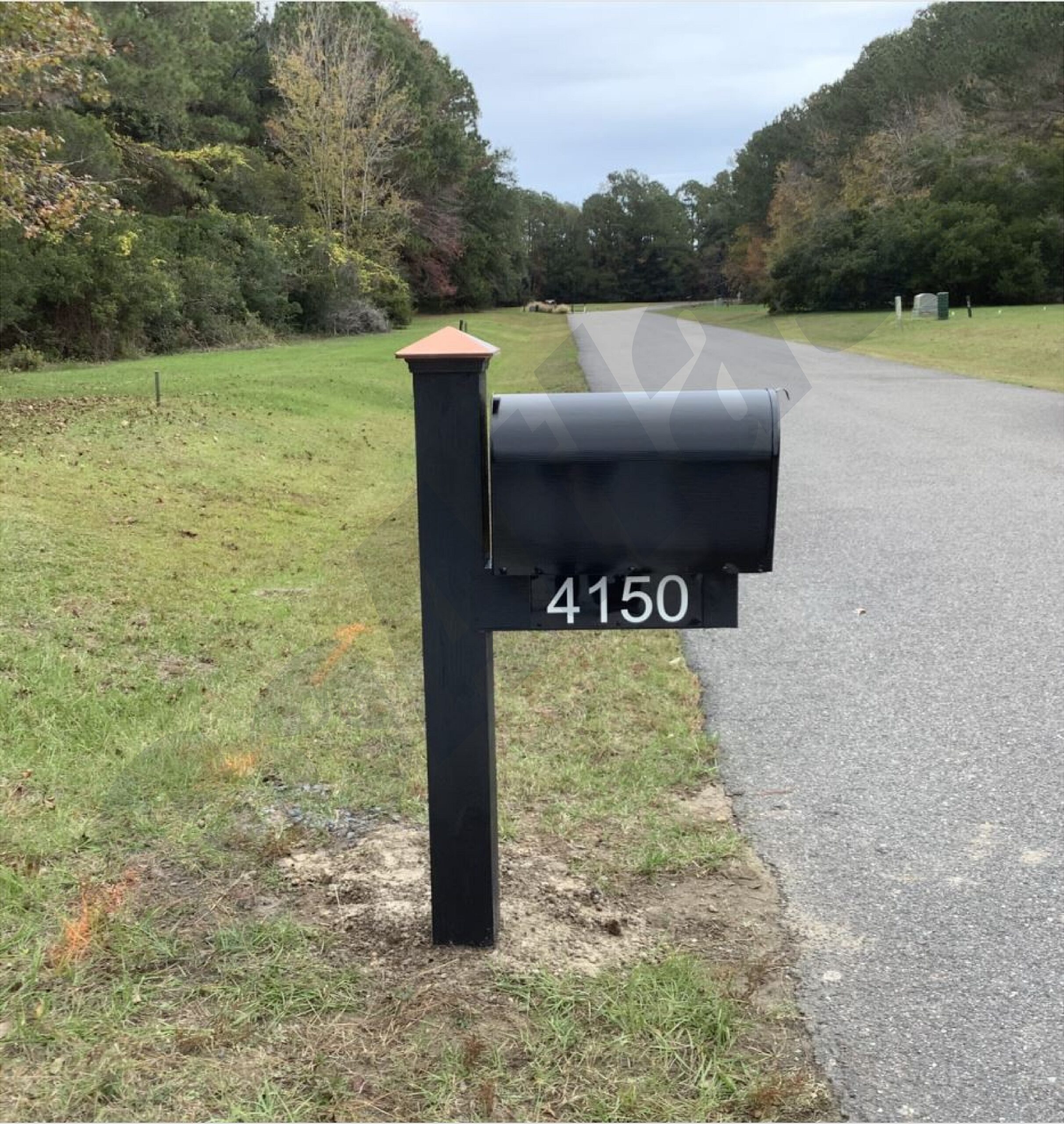 Briar’s Creek Mailbox and Post
